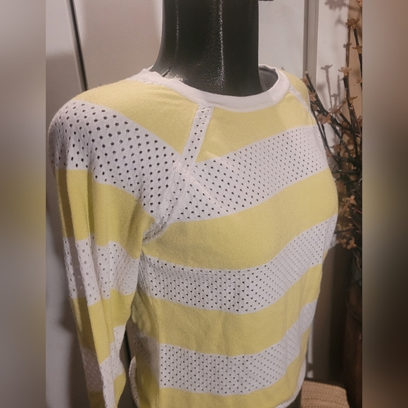 Reitmans Yellow and White Eyelet Detailed Striped Long Sleeve Top M - Picture 2 of 6